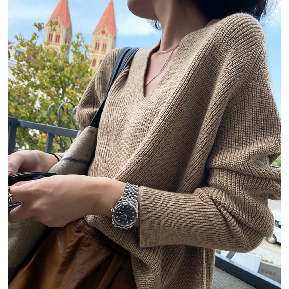 Popular sweater in autumn and winter